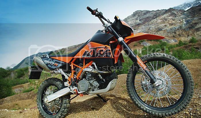 950-Super-Enduro-R_03.jpg